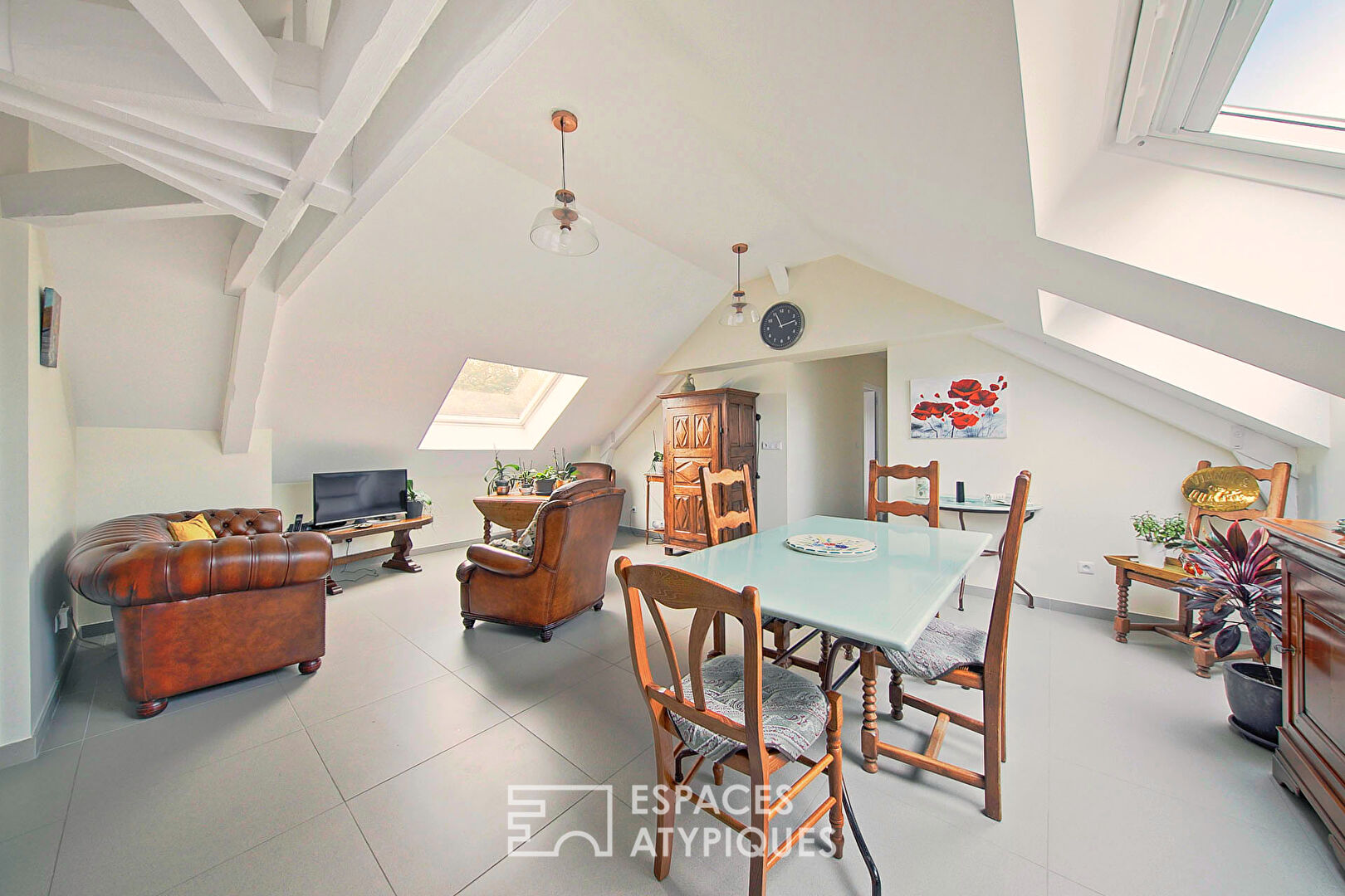 Appartement de charme niché sous les toits