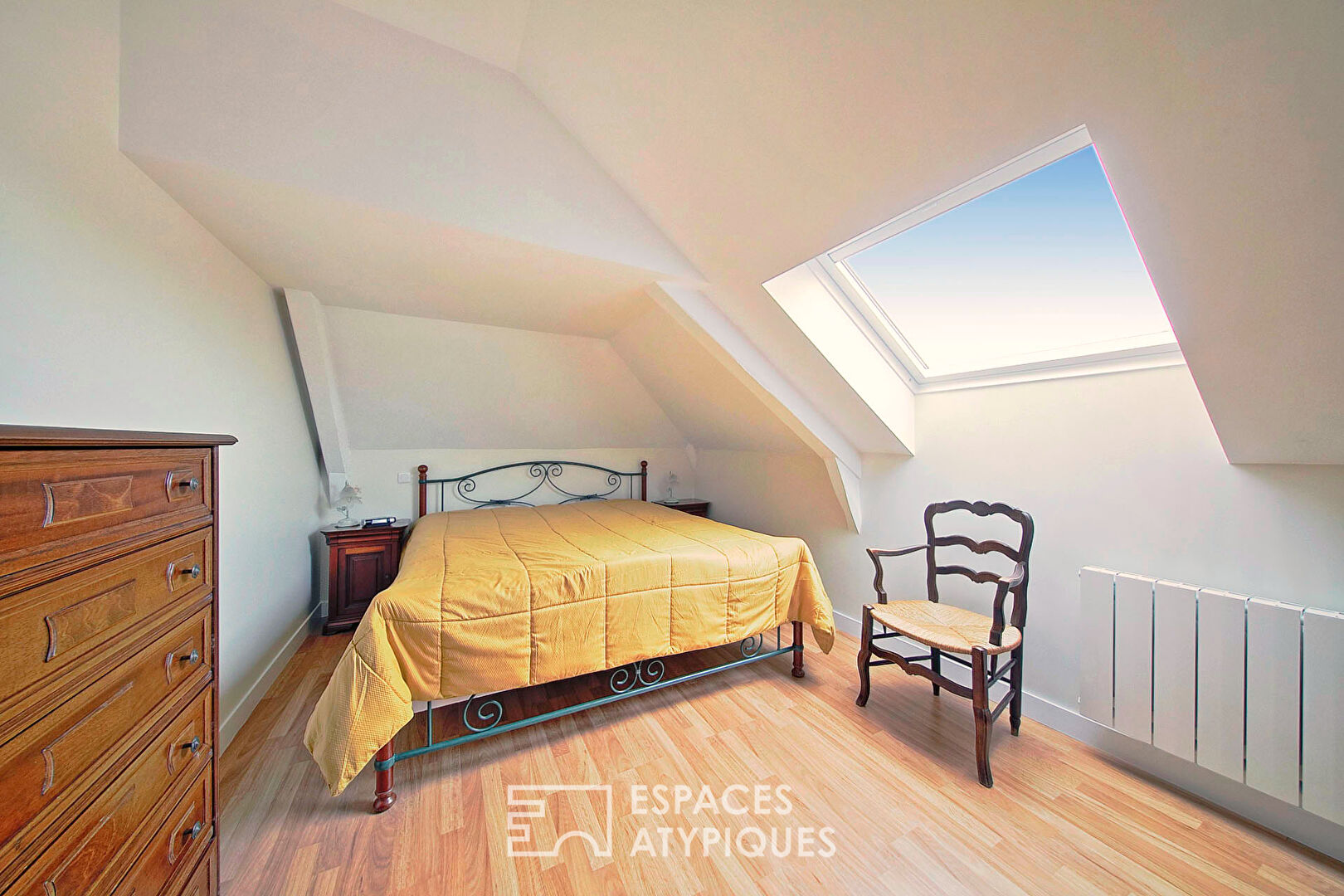 Appartement de charme niché sous les toits