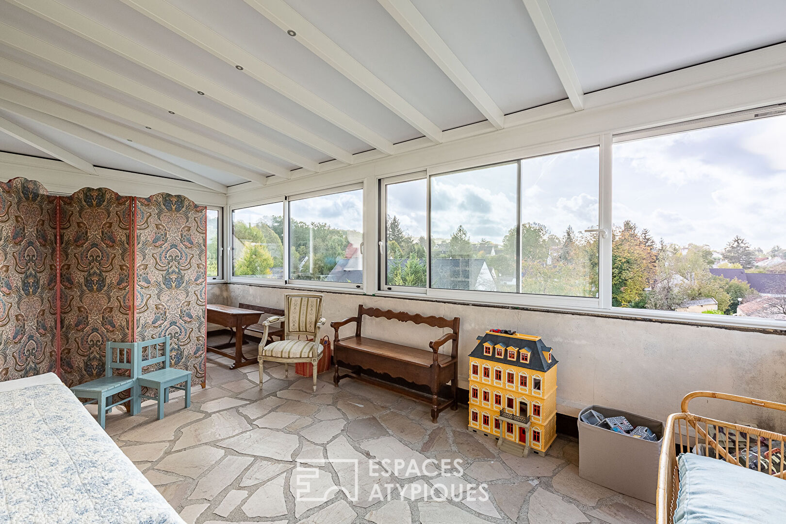 Maison familiale avec jardin et piscine