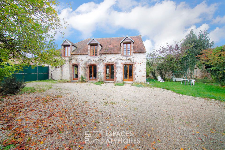 10400 NOGENT SUR SEINE - Maison de village avec  grange et jardin - Réf. SM758