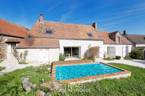 Charming farmhouse with outbuilding and swimming pool