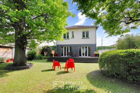 Maison familiale et contemporaine avec jardin