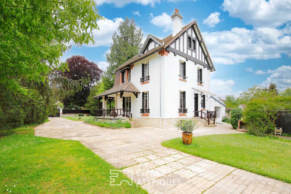 Maison de charme avec son jardin arboré