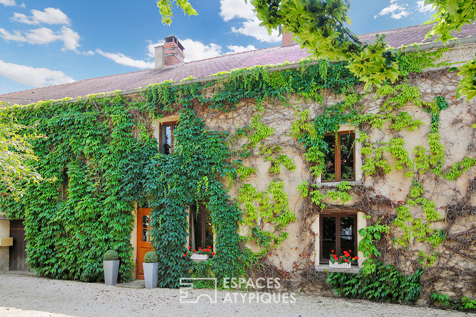 Beautiful Briarde house with garden in the Petit Morin valley