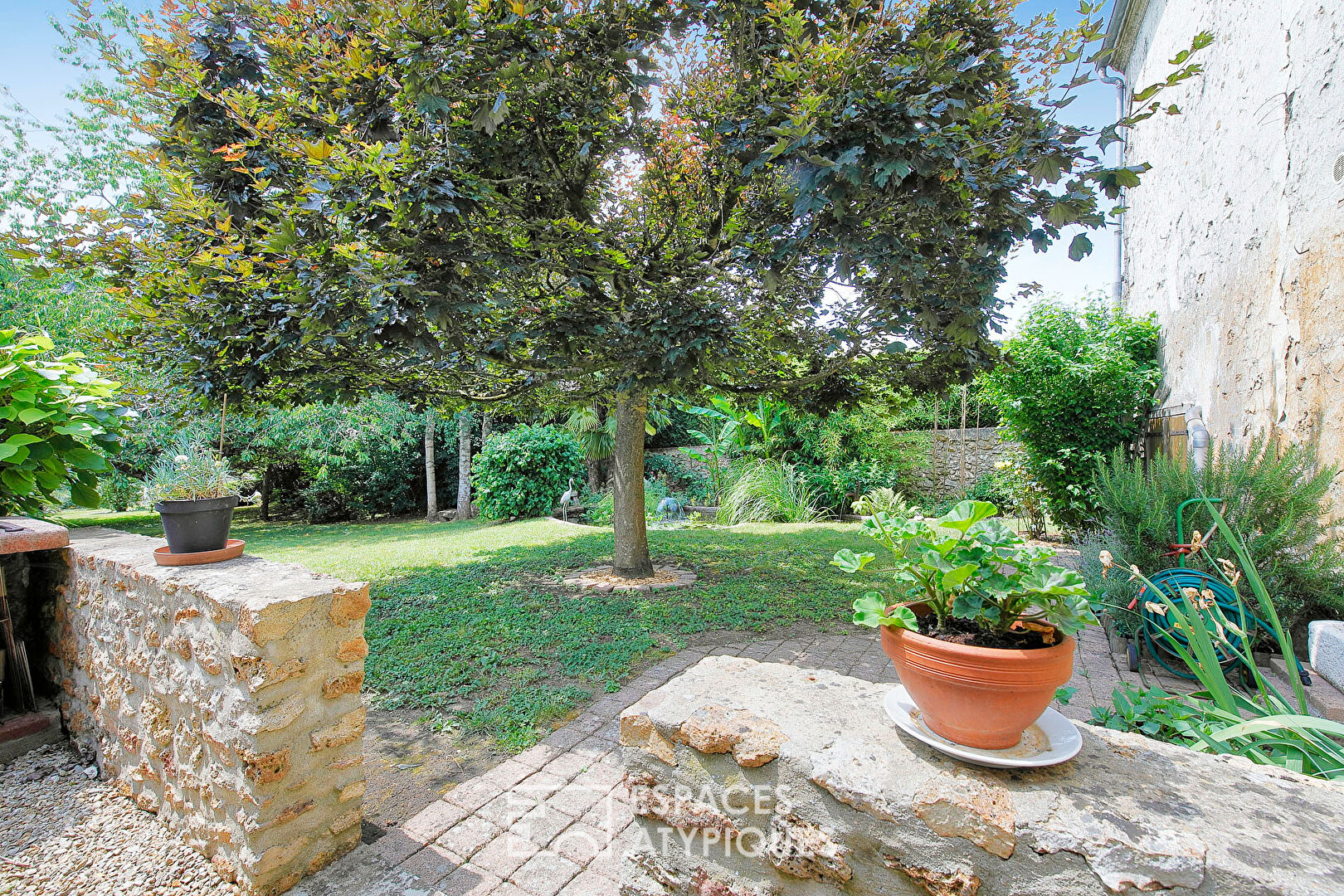 Beautiful Briarde house with garden in the Petit Morin valley