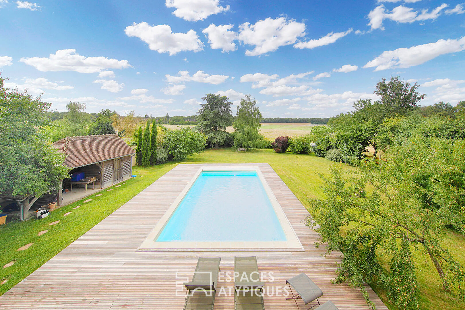 Renovated farmhouse with swimming pool and garden