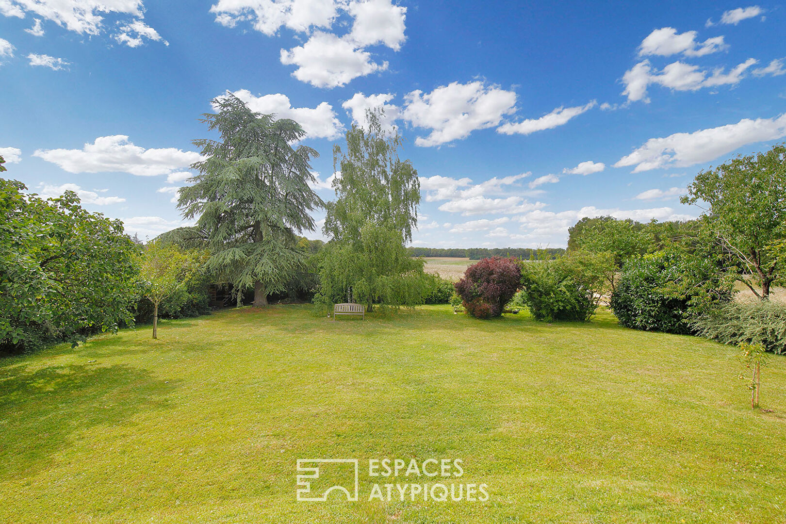 Renovated farmhouse with swimming pool and garden