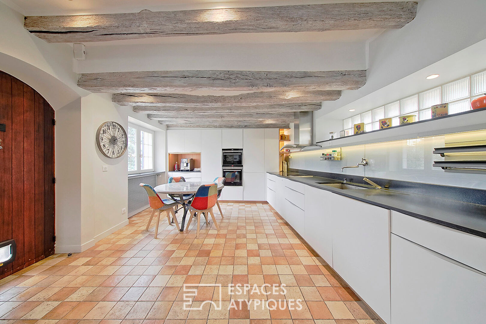 Character house with independent studio and garden