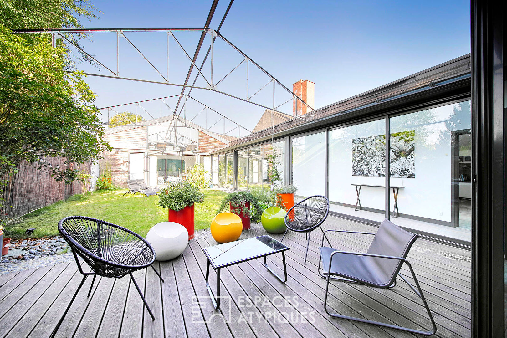 loft avec patio, piscine et trois pièces indépendant