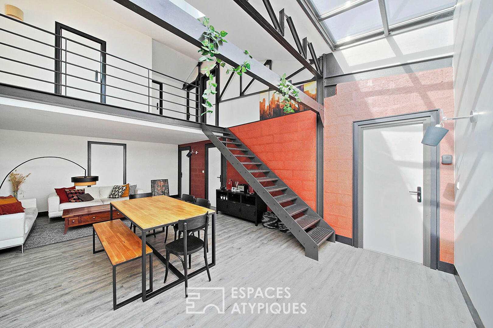 loft avec patio, piscine intérieure et studio indépendant