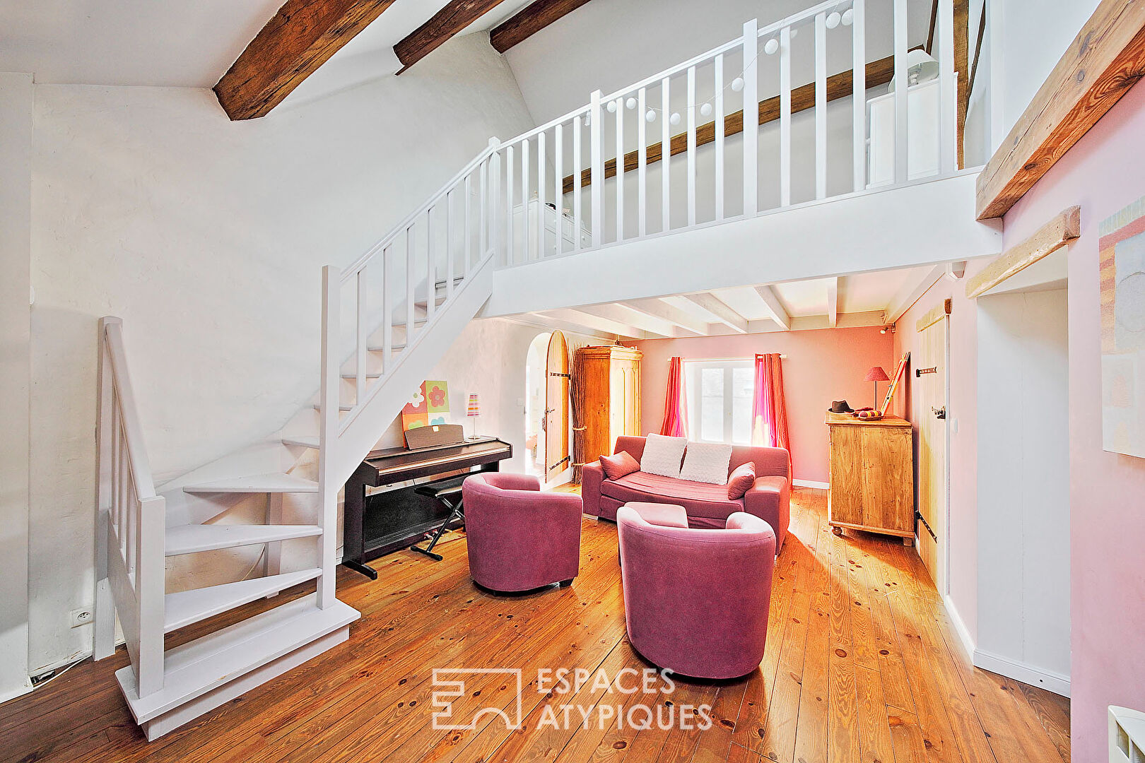 Charming renovated Briarde house and its garden