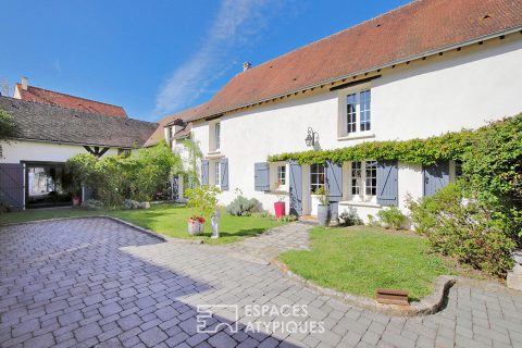 Old renovated farmhouse with terraces and garden