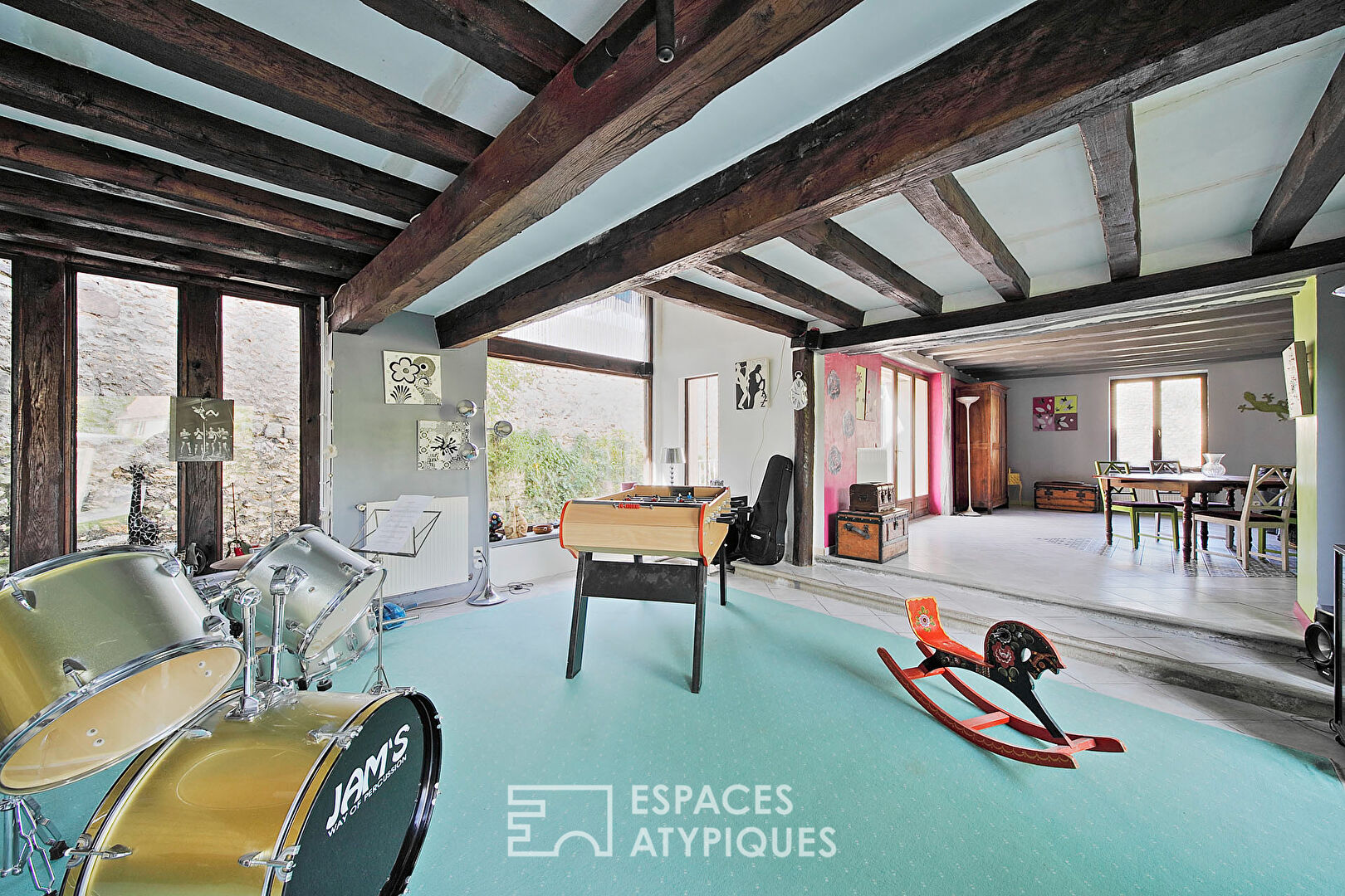 Ancien corps de ferme rénové avec terrasses et jardin