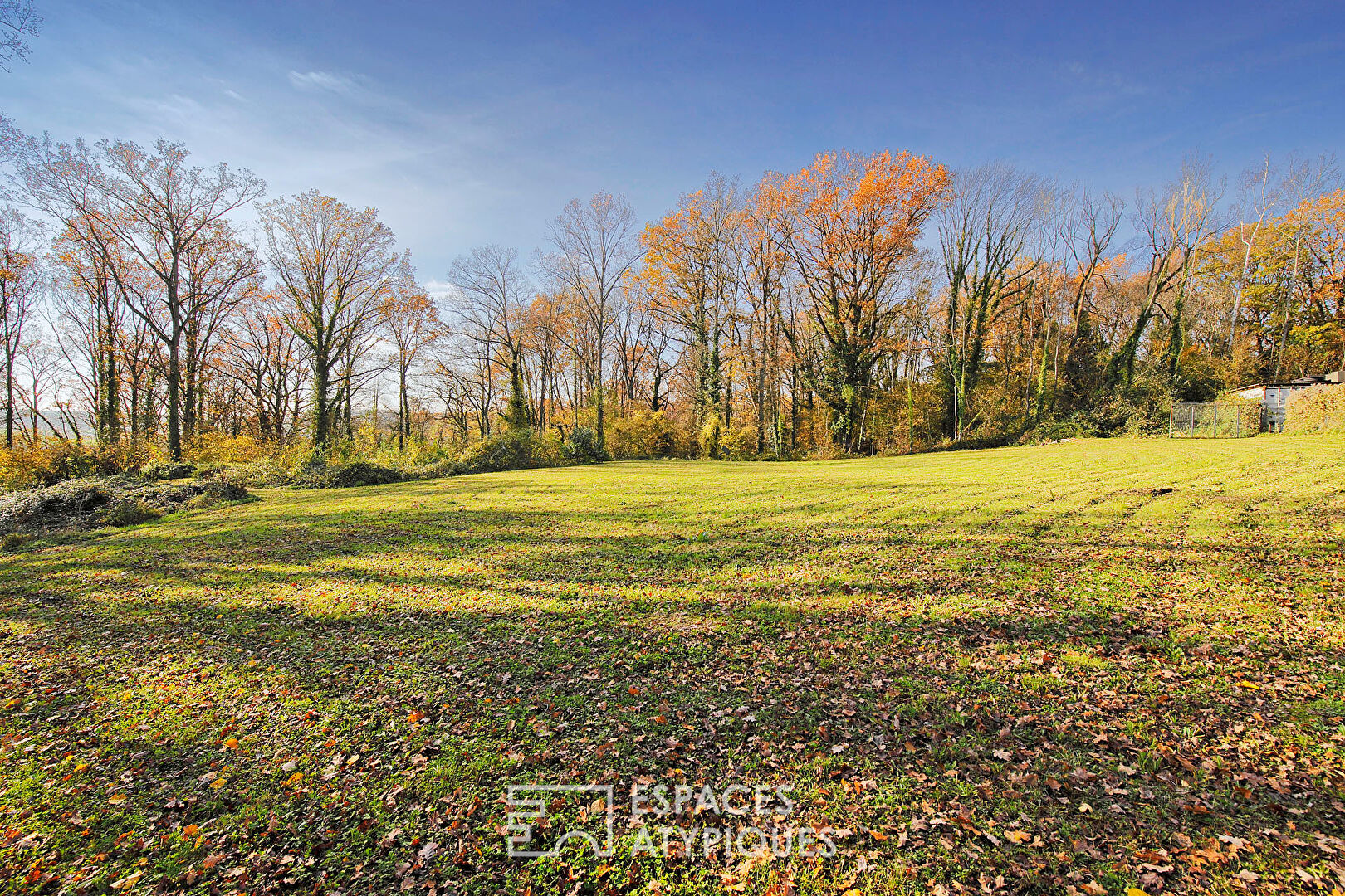 Appartement et son entrepôt avec parc