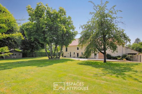 Maison de charme rénovée avec piscine et jardin