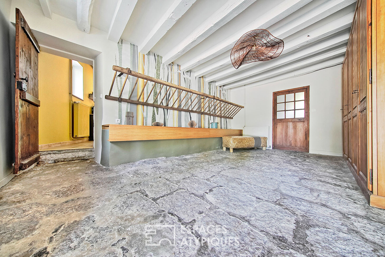 Charming renovated house with swimming pool and garden