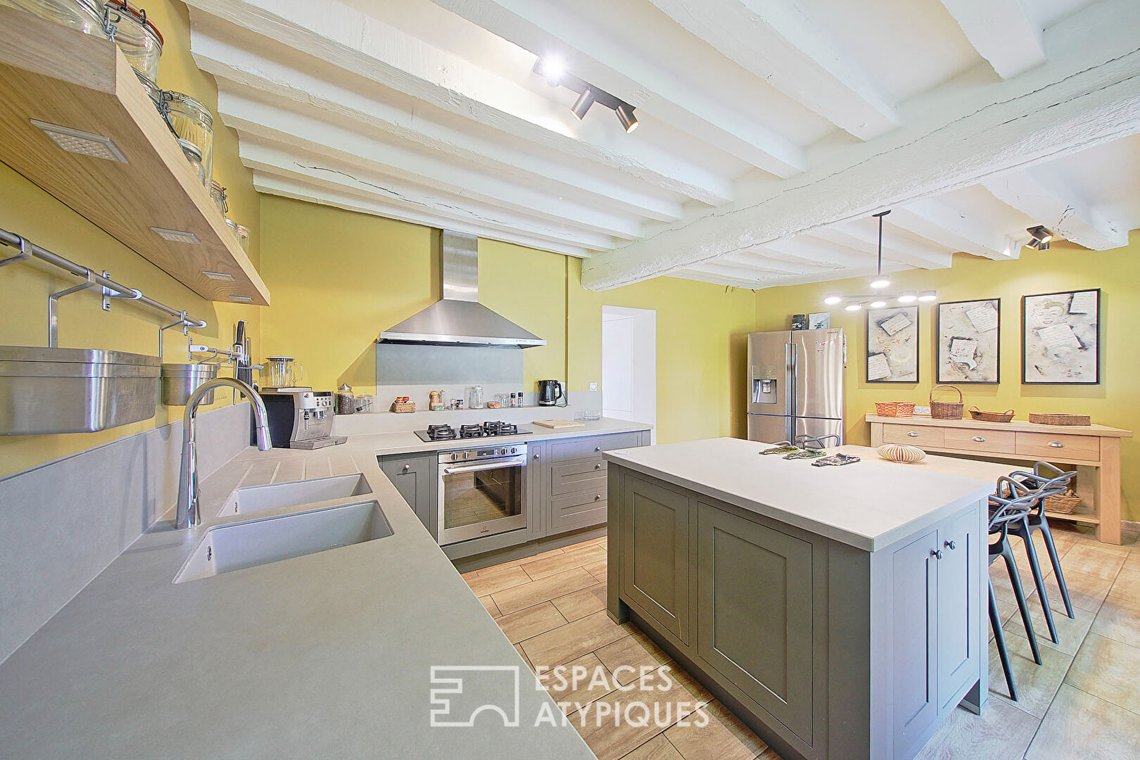 Charming renovated house with swimming pool and garden