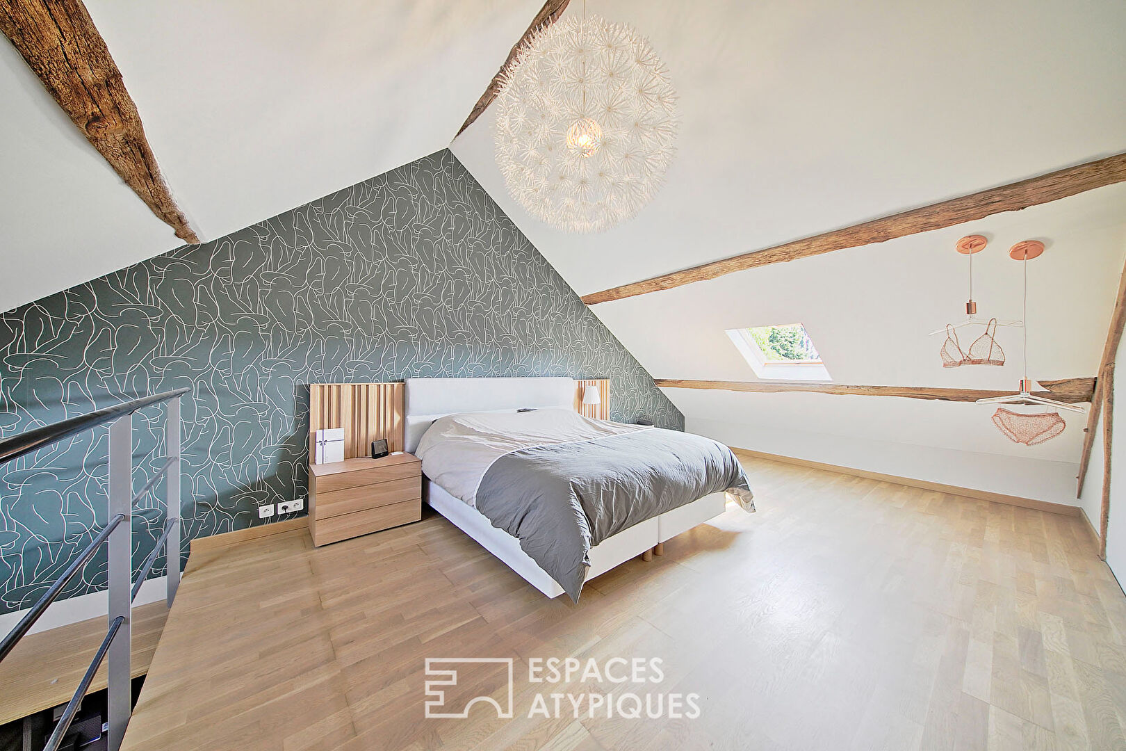 Charming renovated house with swimming pool and garden