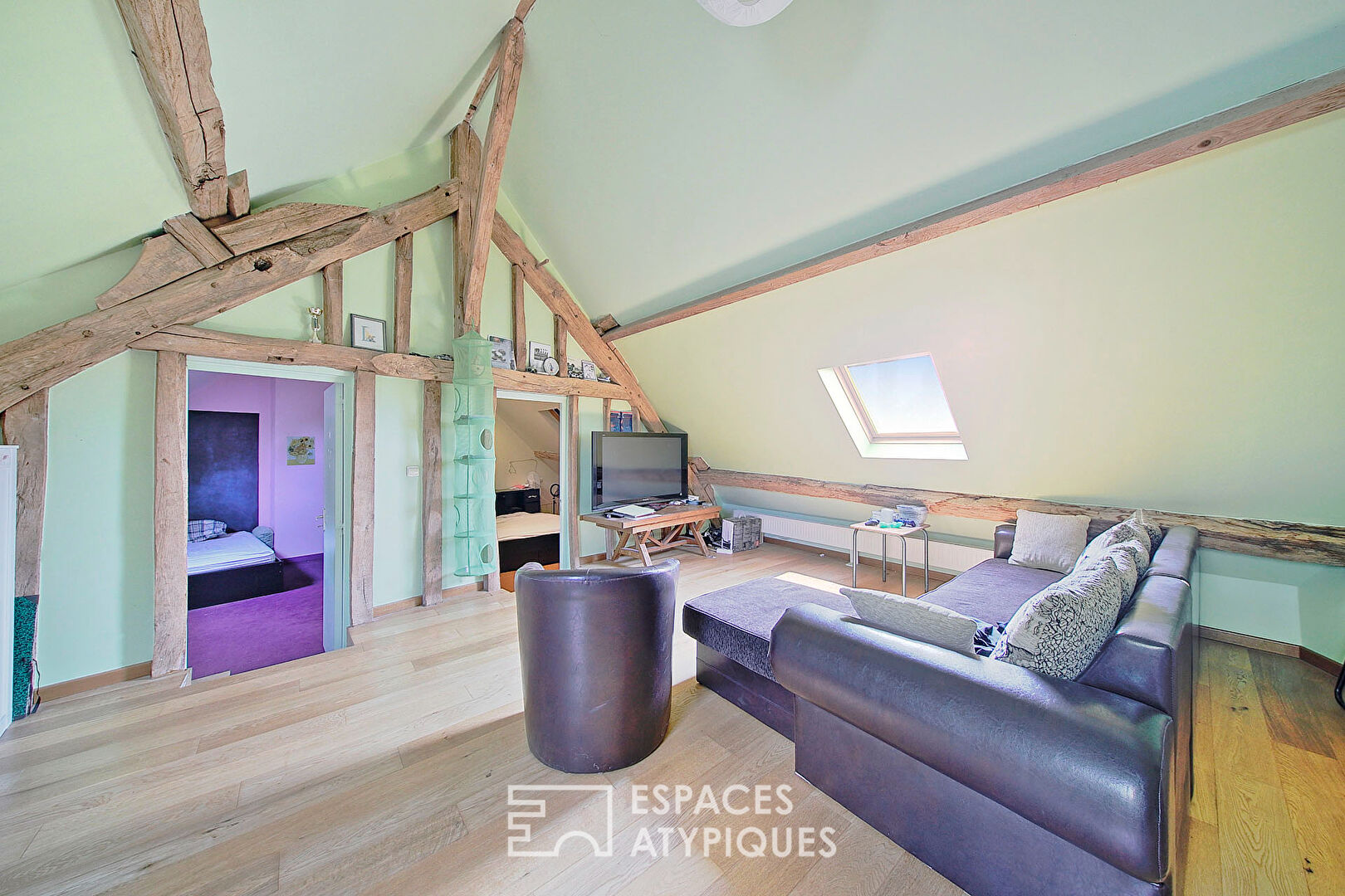 Charming renovated house with swimming pool and garden