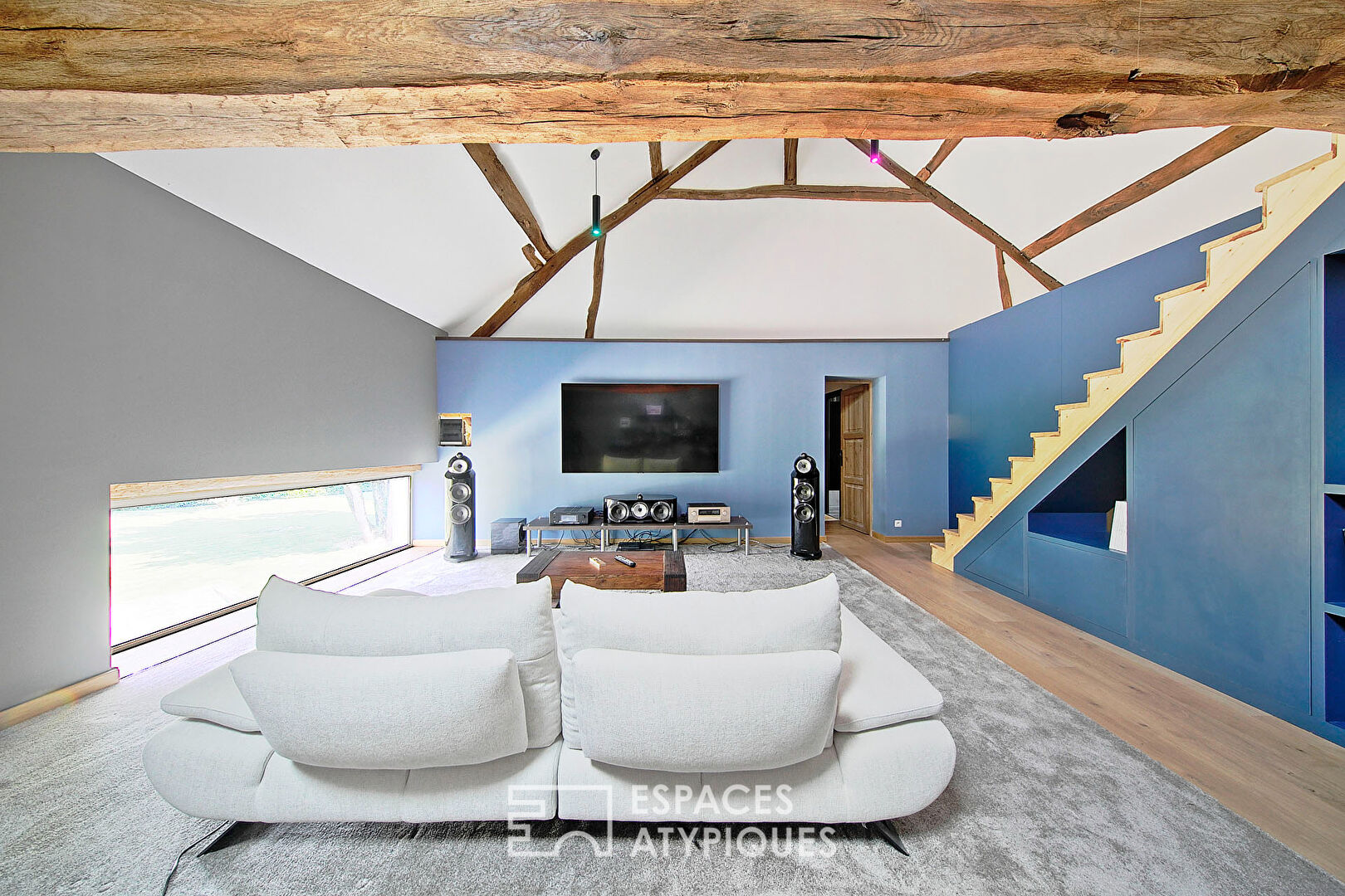 Charming renovated house with swimming pool and garden