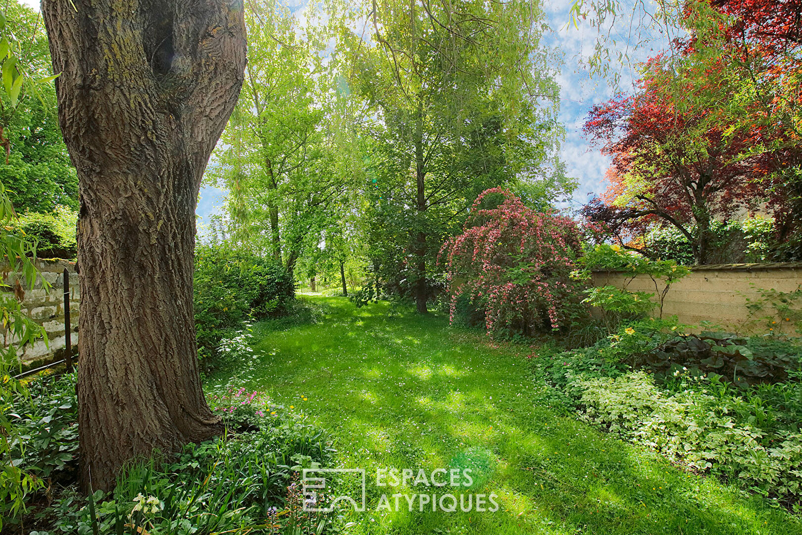 Bourgeois townhouse with garden