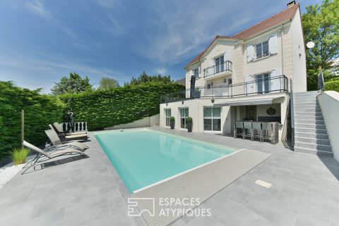 Family house with pool and view