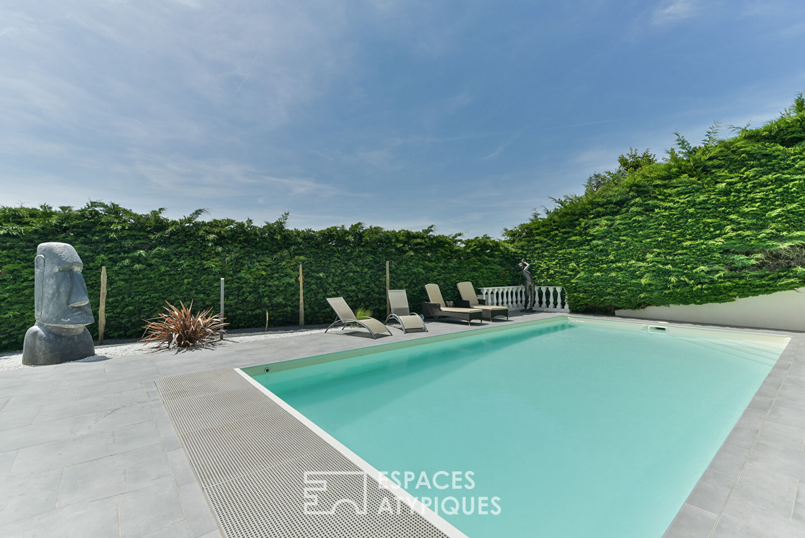 Family house with pool and view