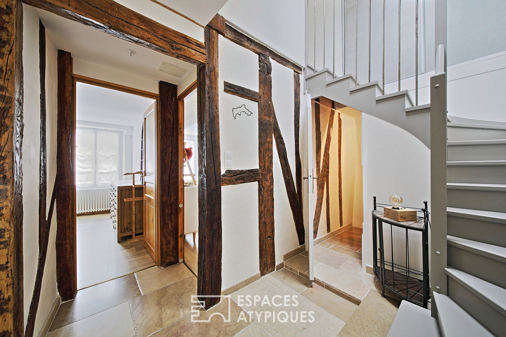 Renovated townhouse with terrace in the city center