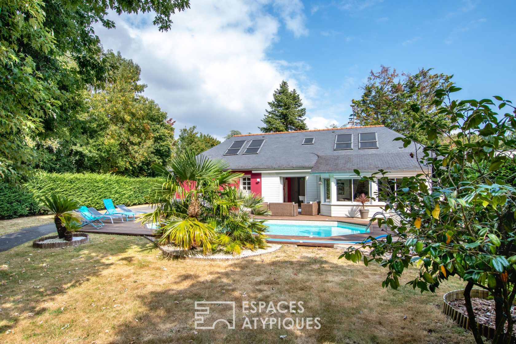 Maison familiale avec piscine et son annexe