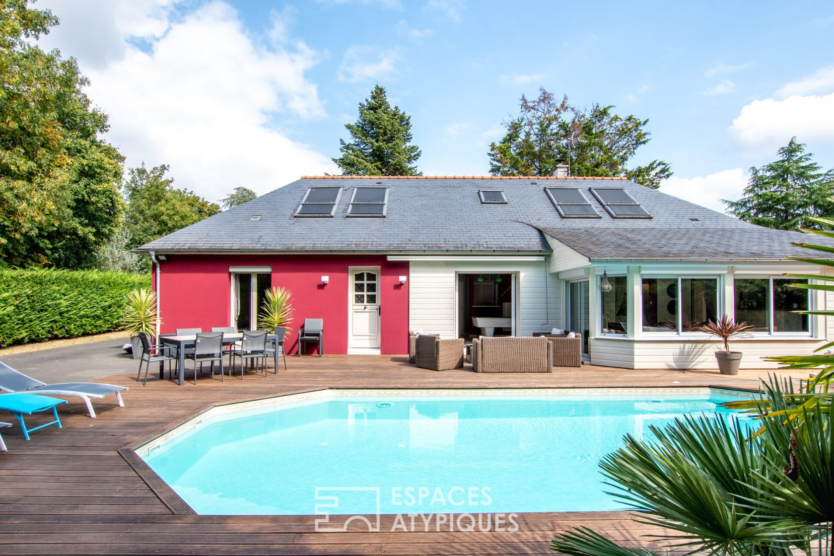 Maison familiale avec piscine et son annexe