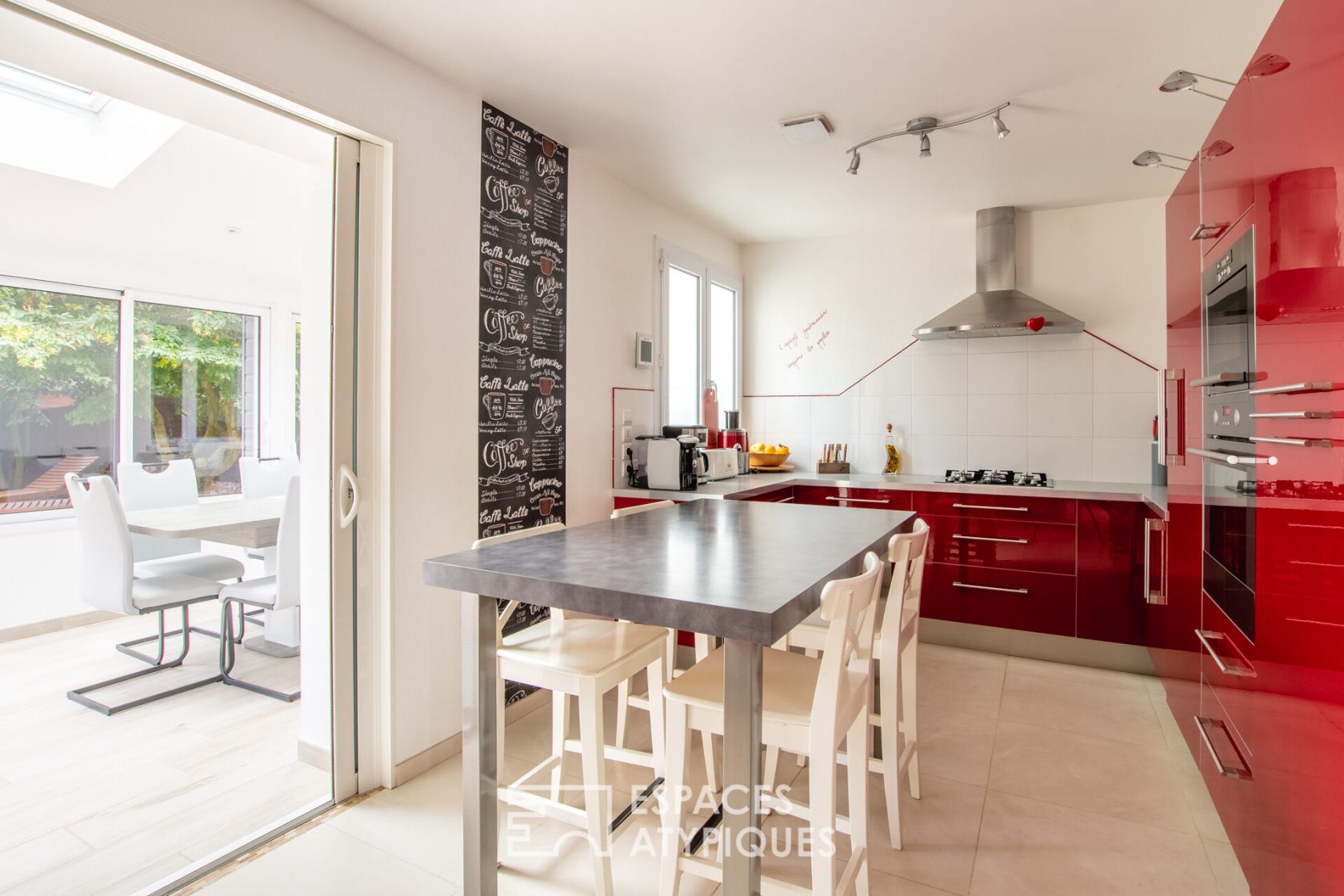 Maison familiale avec piscine et son annexe