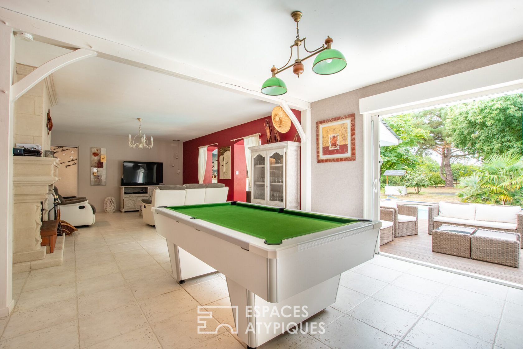 Maison familiale avec piscine et son annexe