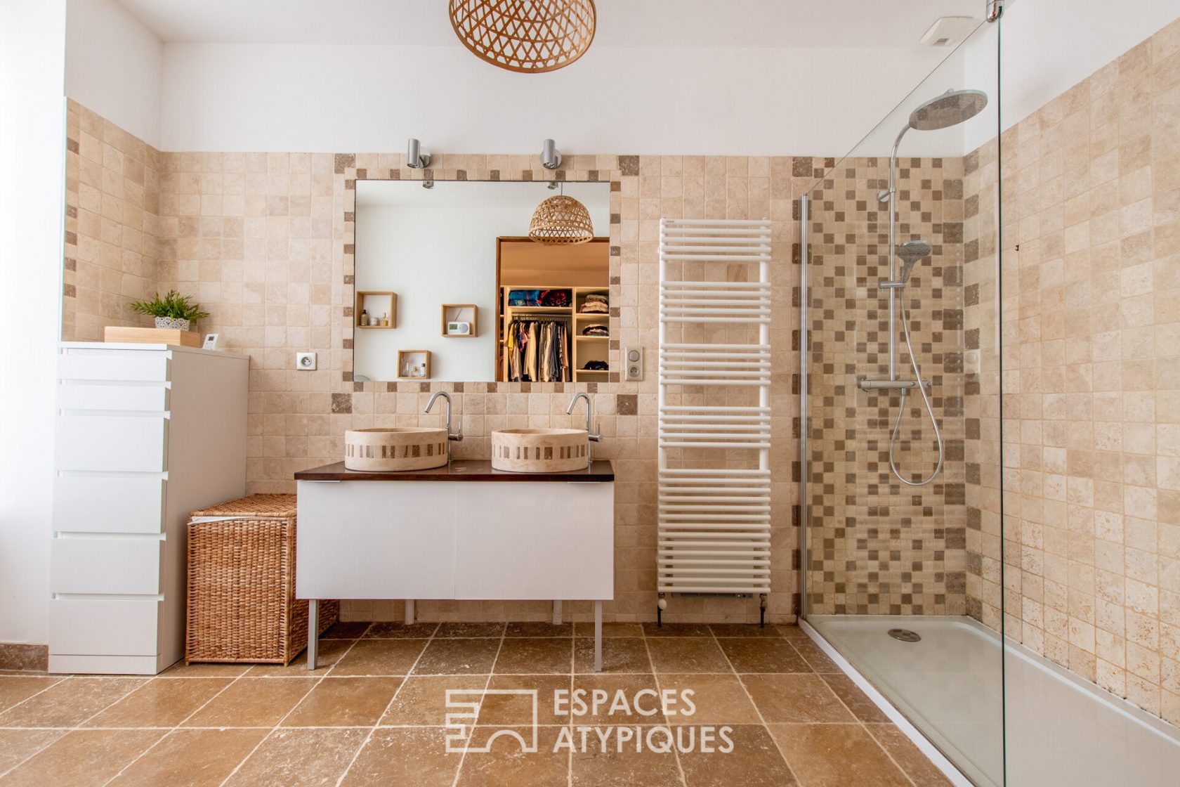 Maison familiale esprit Loft au coeur de Candé