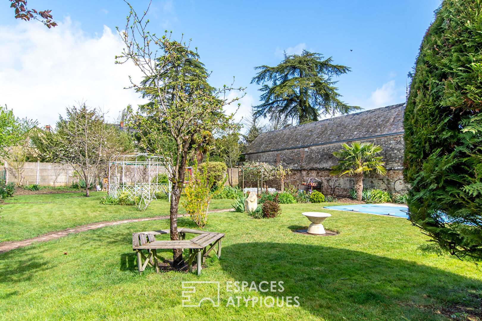 Maison de Maître et son grand jardin paysagé