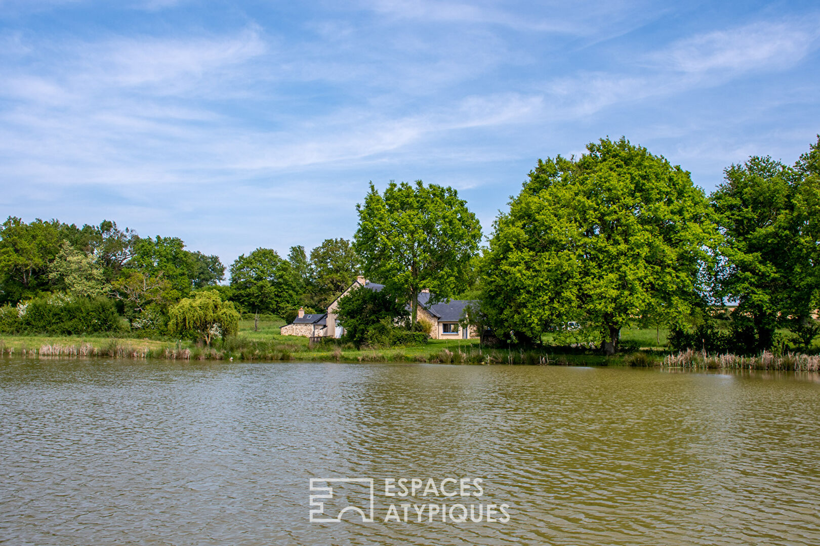 Authentique ensemble immobilier en campagne