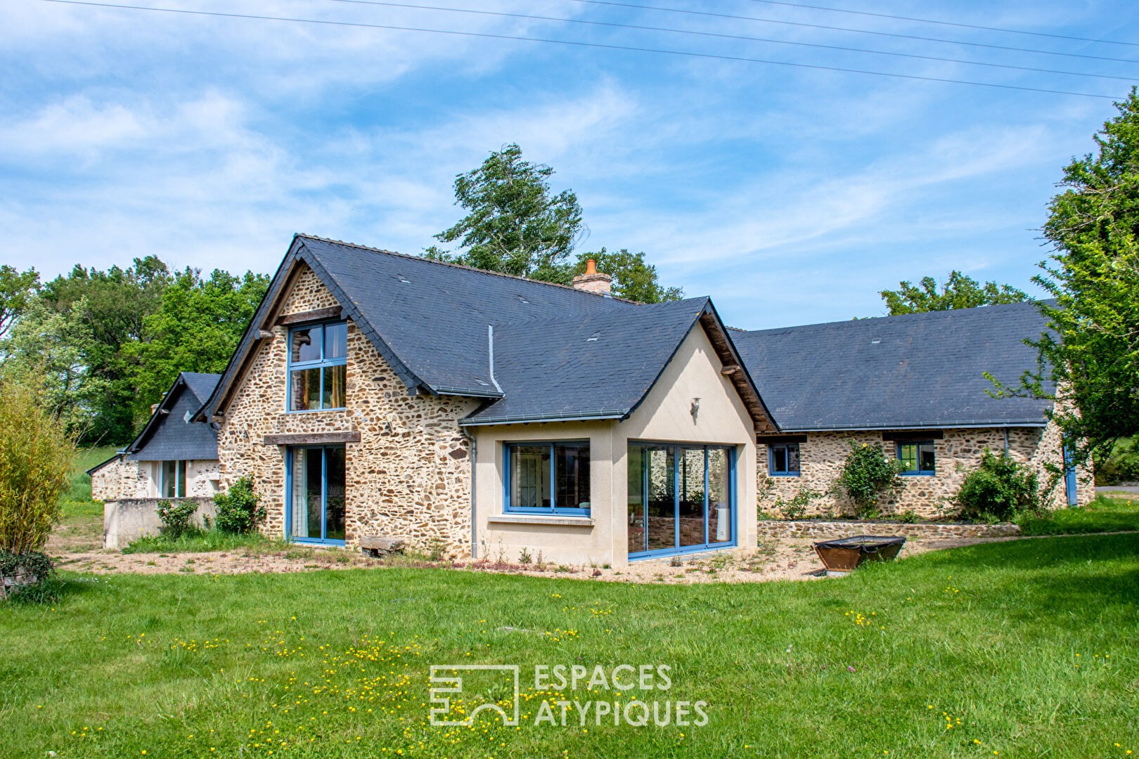Authentique ensemble immobilier en campagne