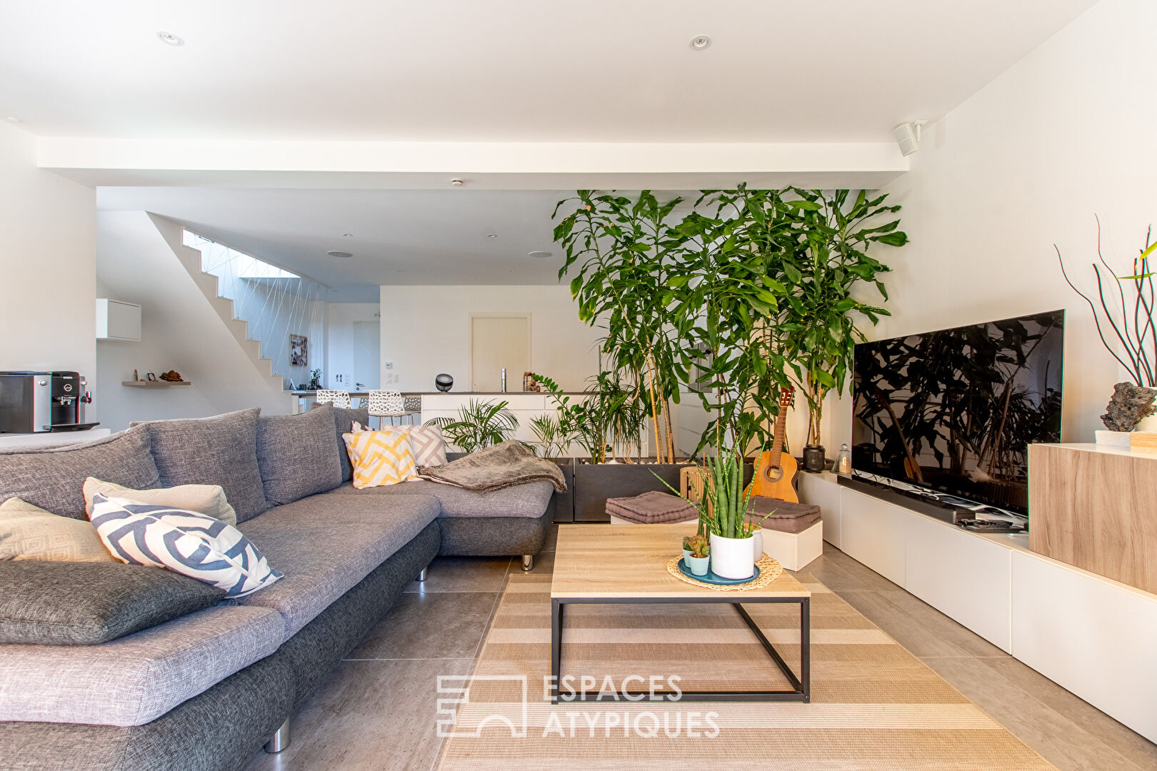 Belle contemporaine avec piscine