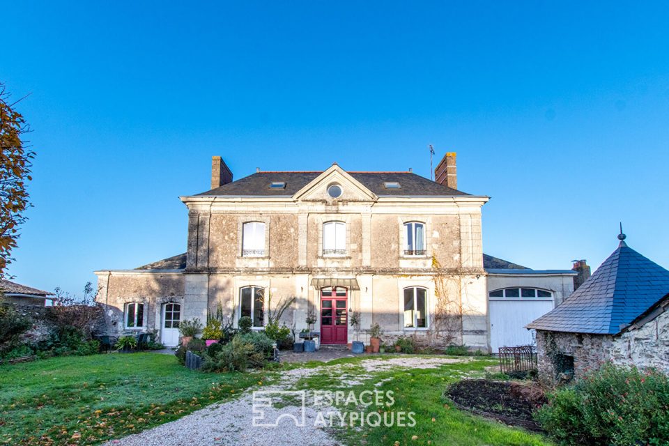 49220 LONGUENEE EN ANJOU - Belle demeure dans un ancien presbytère - Réf. ARD2238