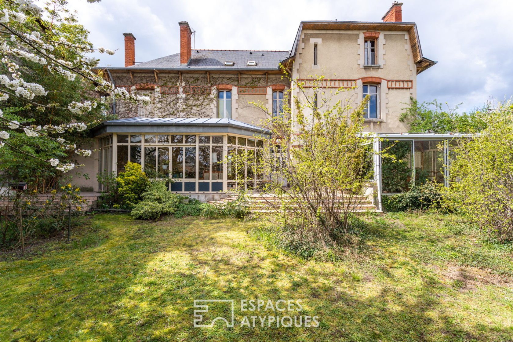 Double maison bourgeoise en ville