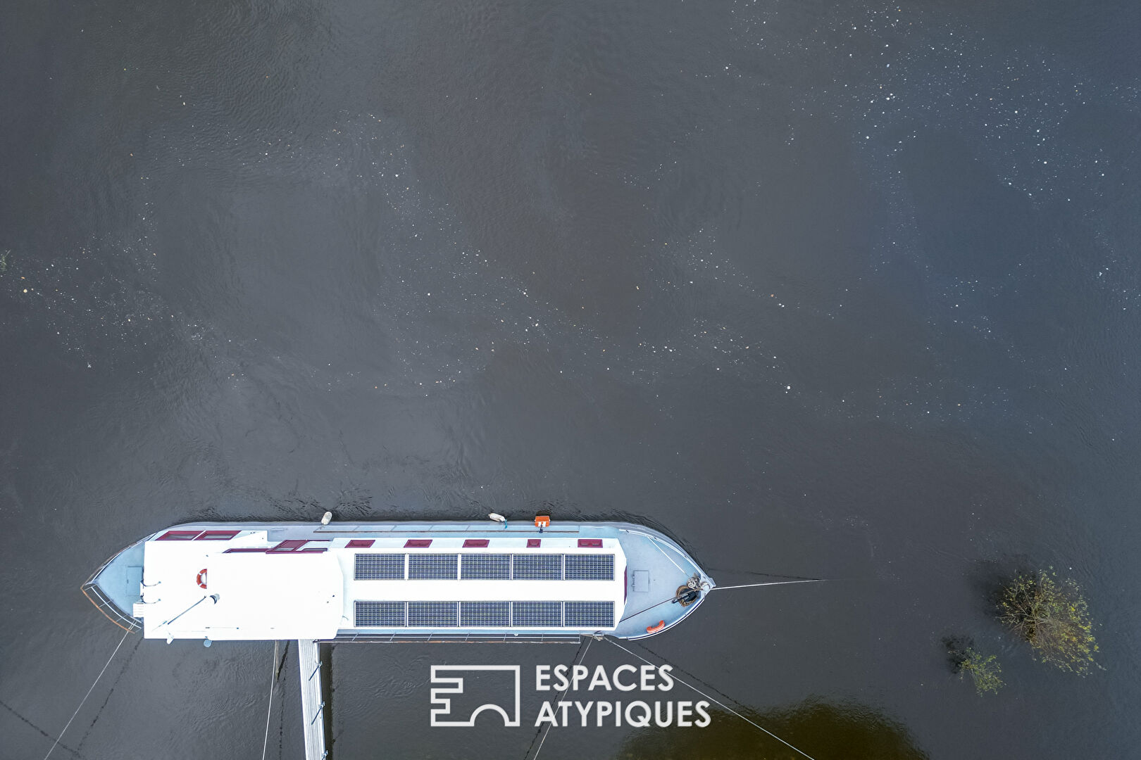 Péniche sur les bords de Loire