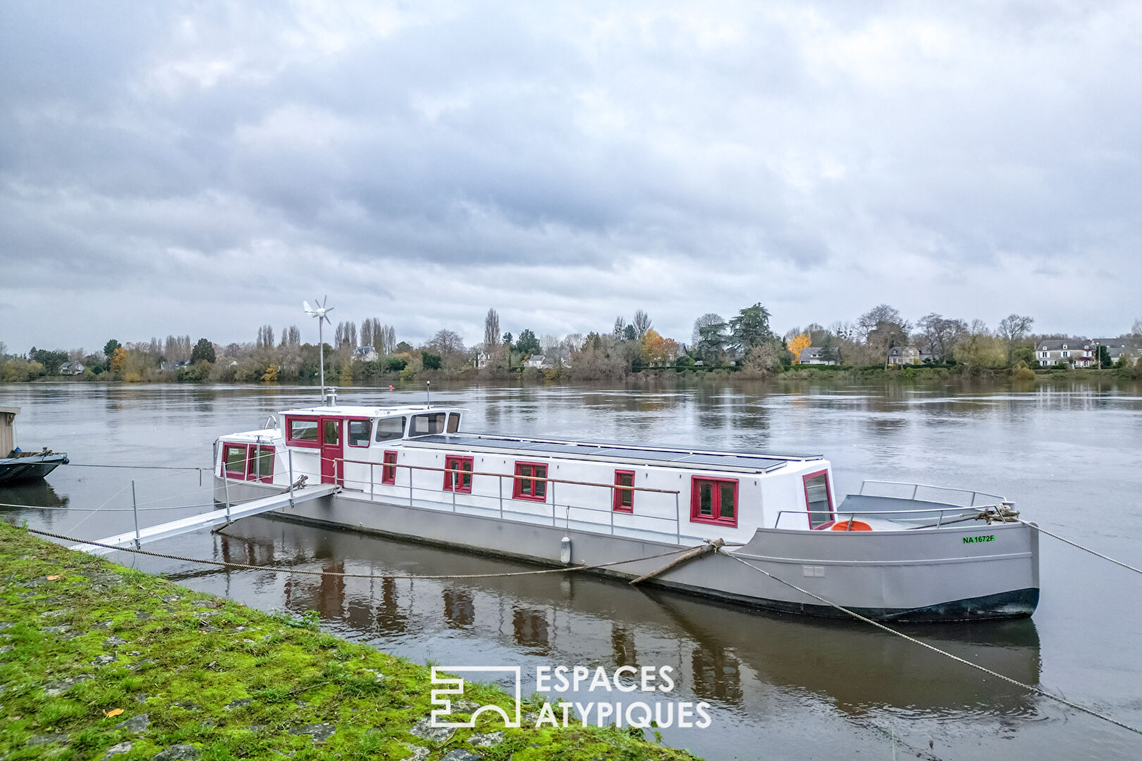 Péniche sur les bords de Loire