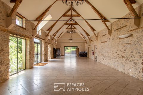 Ancien corps de ferme aménagé en lieu évènementiel