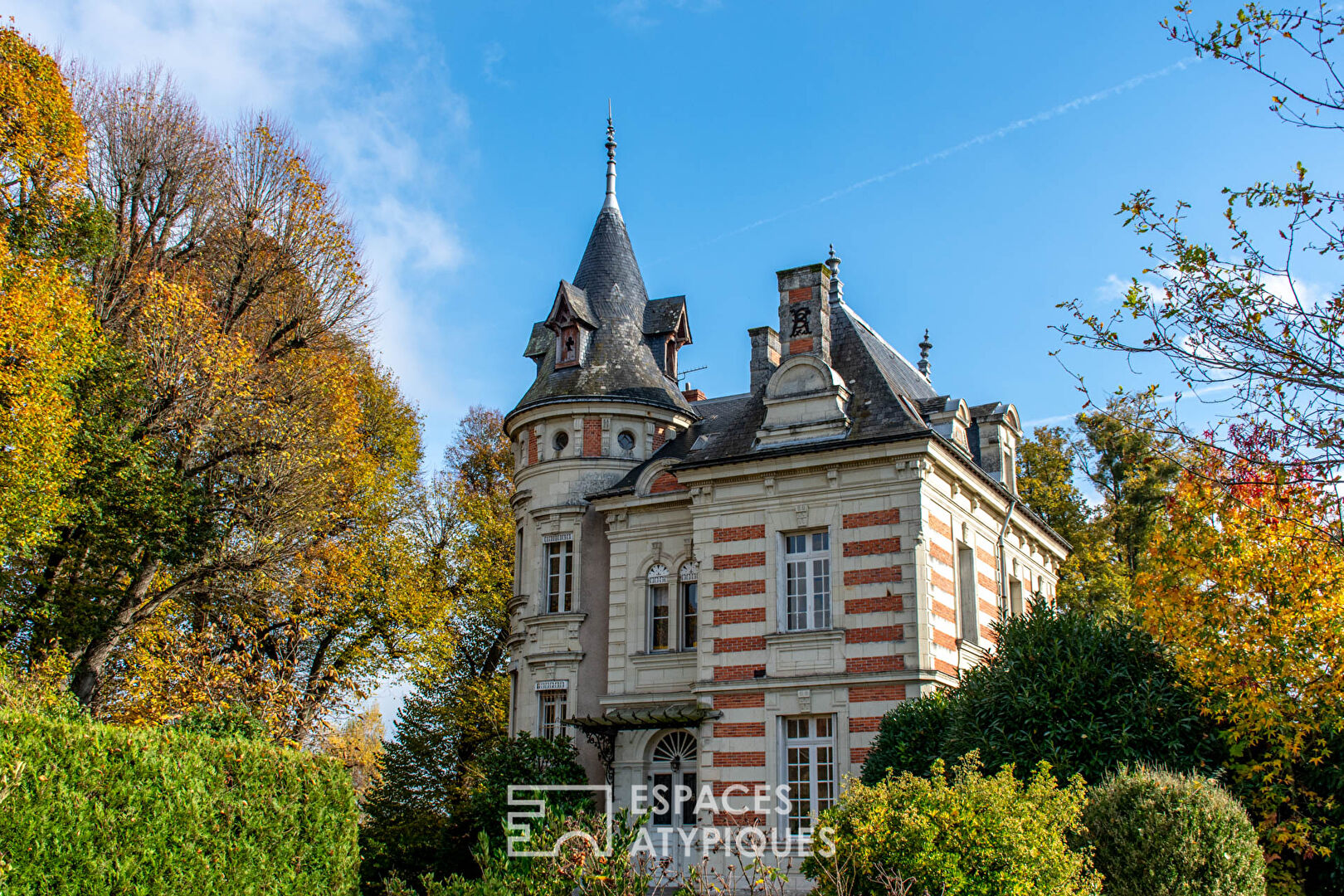 Magnifique Hôtel particulier au coeur de son parc arboré