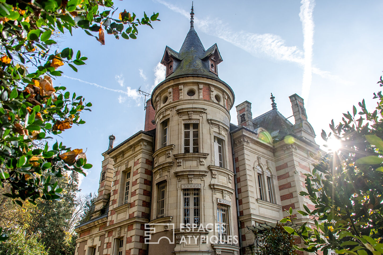 Magnifique Hôtel particulier au coeur de son parc arboré