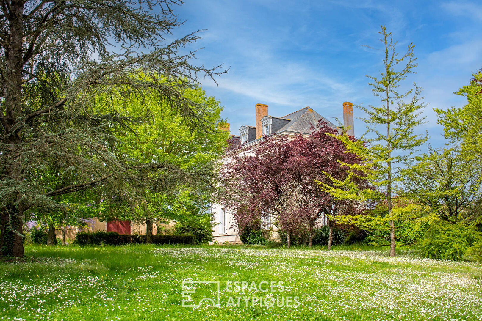 Ancien presbytère et son parc arboré