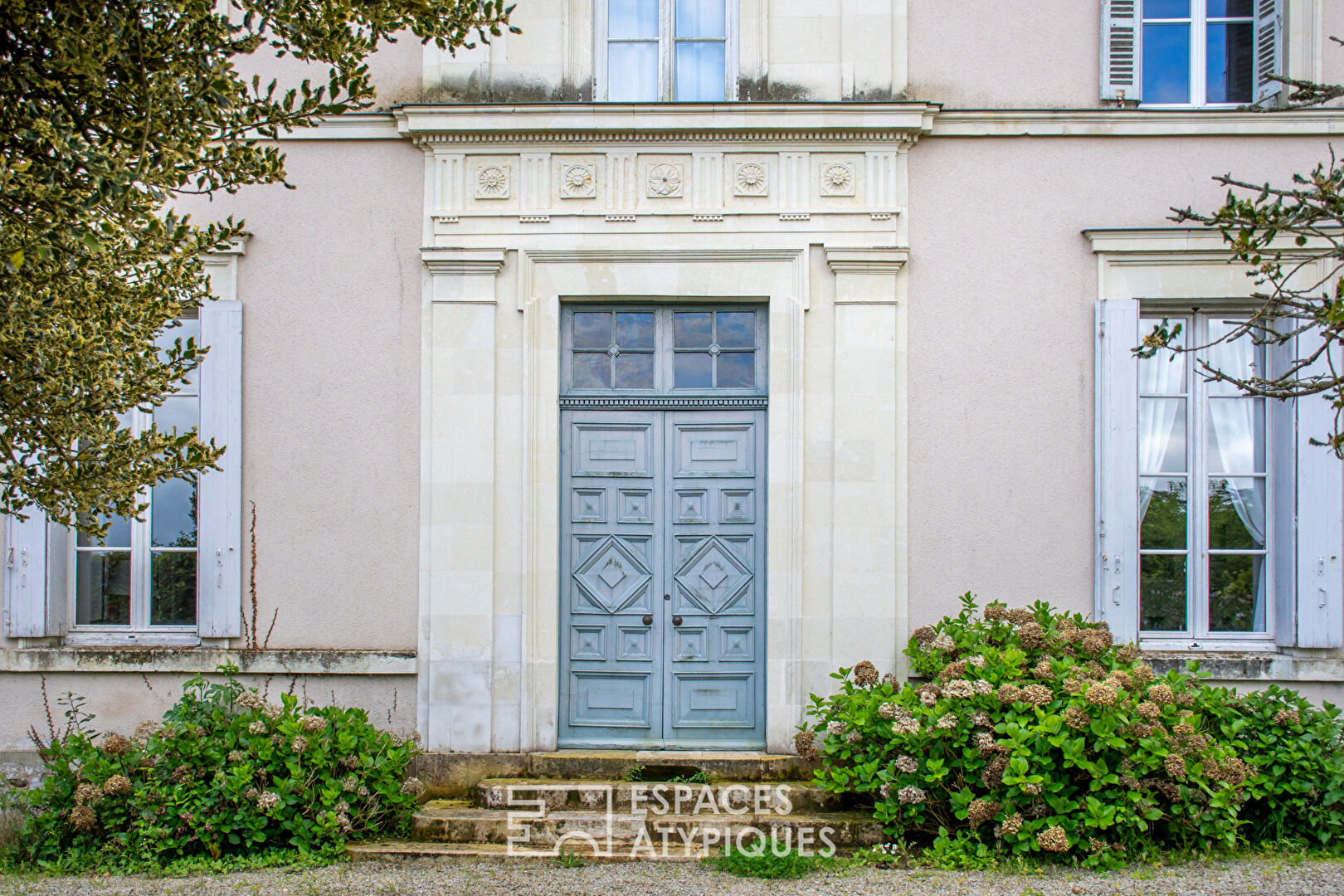 Ancien presbytère et son parc arboré