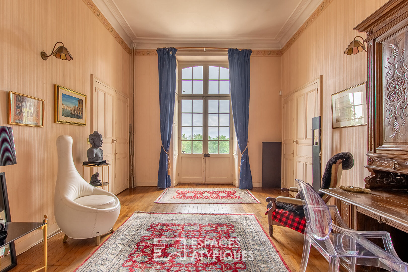 Charming Savennières castle 14 rooms 360 m2