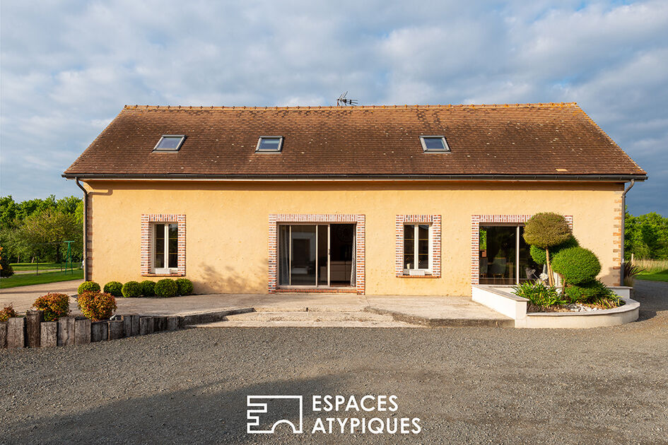 Ancien corps de ferme rénové avec dépendances