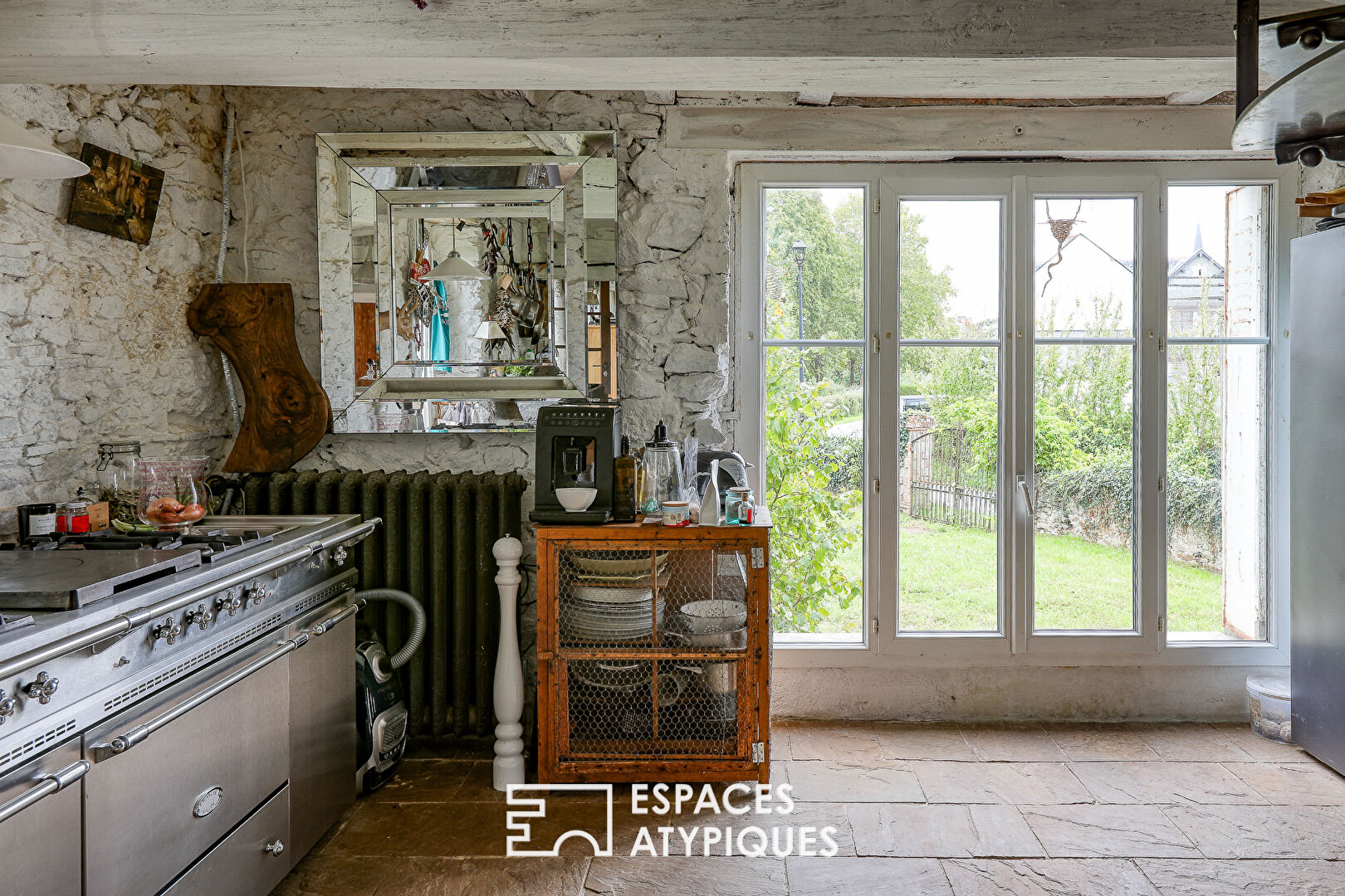 Charme authentique et grands volumes en bord de Loire