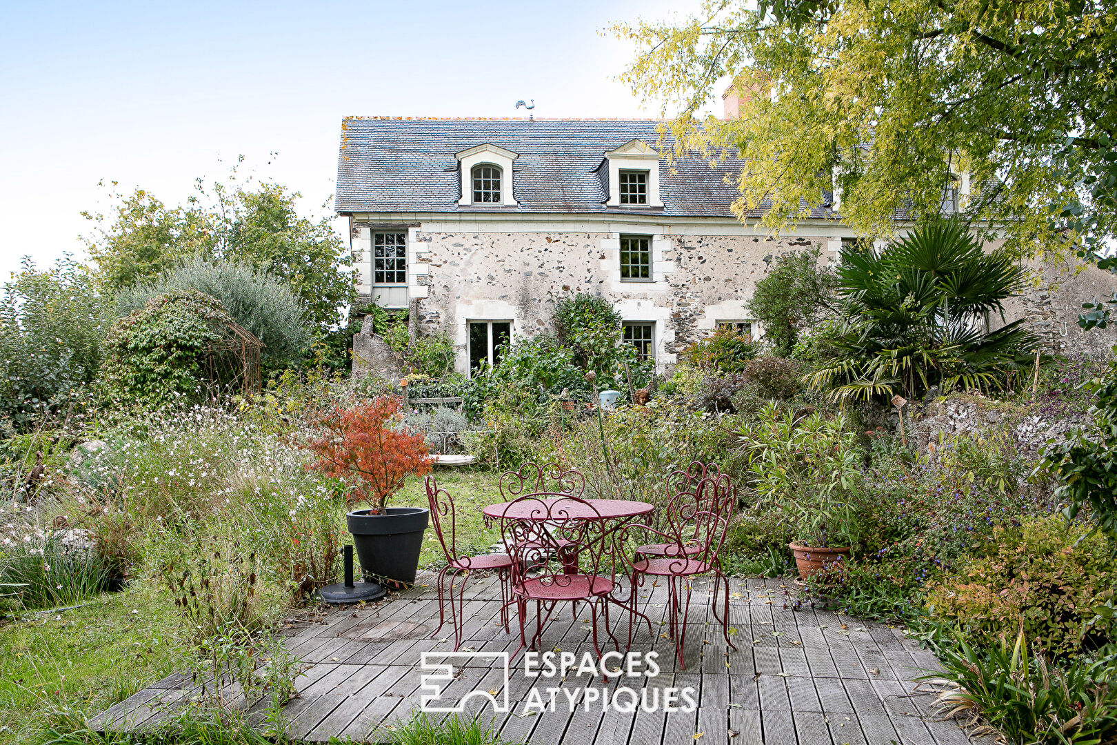 Charme authentique et grands volumes en bord de Loire